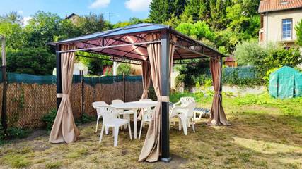 Gîte pour 6 personnes, avec jardin et vue, animaux acceptés à Decazeville