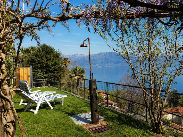 Ferienwohnung für 4 Personen, mit Ausblick und Terrasse sowie Seeblick und Garten in Italien - 2