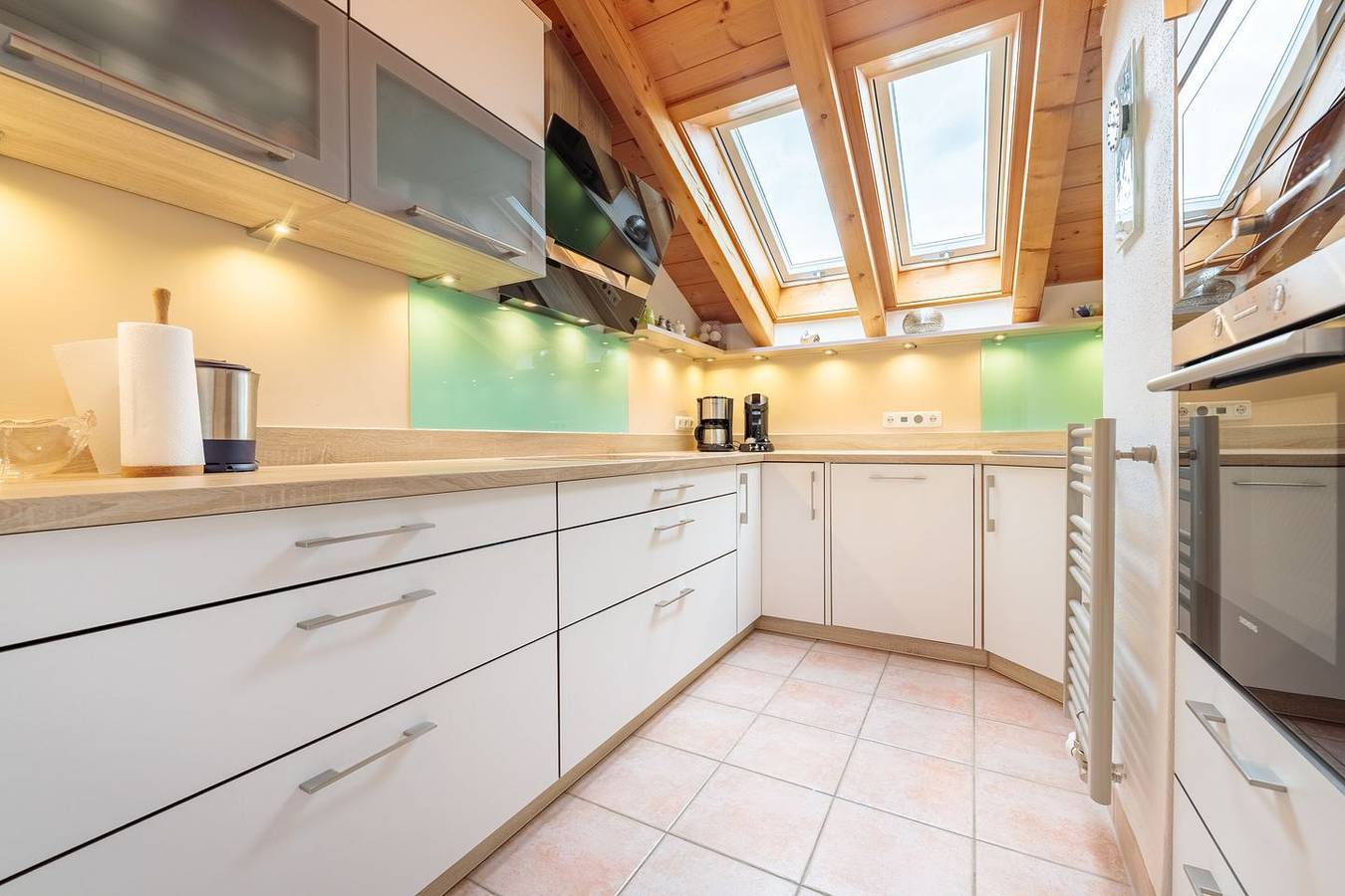 Ganze Wohnung, Großzügige Dachgeschosswohnung für 6 Personen in Garmisch-Partenkirchen, Bayerische Alpen