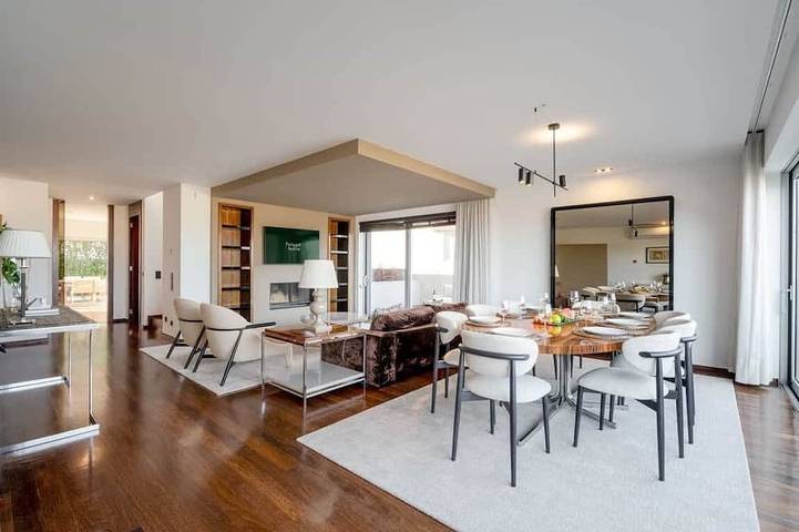 Ferienhaus für 8 Personen, mit Balkon und Pool sowie Garten, mit Haustier - 1