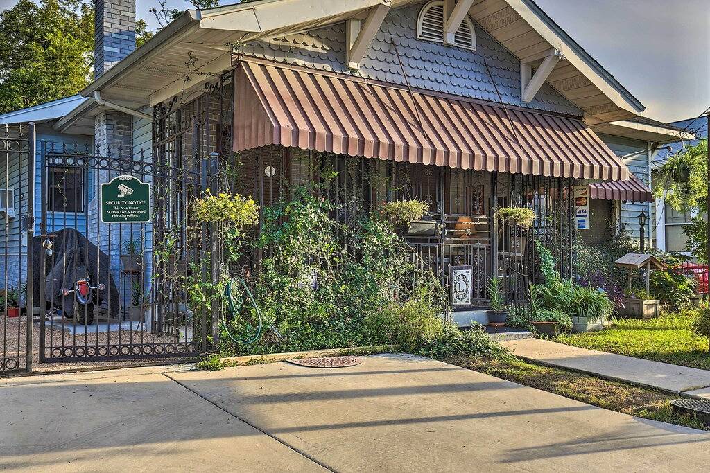 San Antonio Rental w/ Courtyard: Walk to Riverwalk in San Antonio, Bexar County
