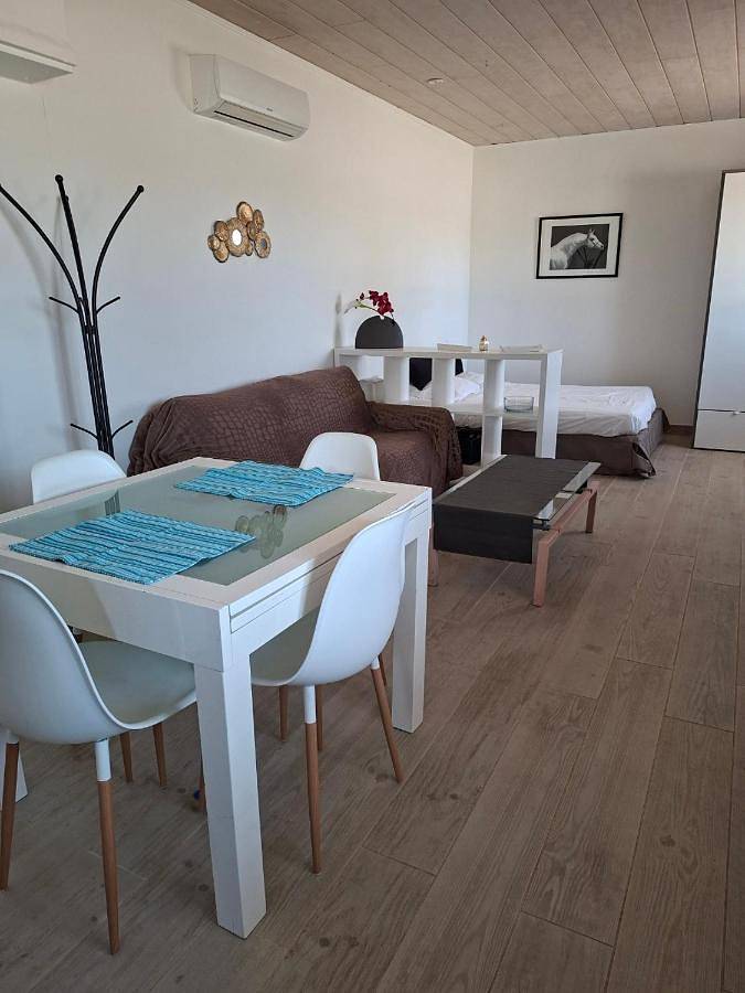 Gîte pour 2 personnes, avec Terrasse et Jardin à Saint-Denis-de-Pile - 4
