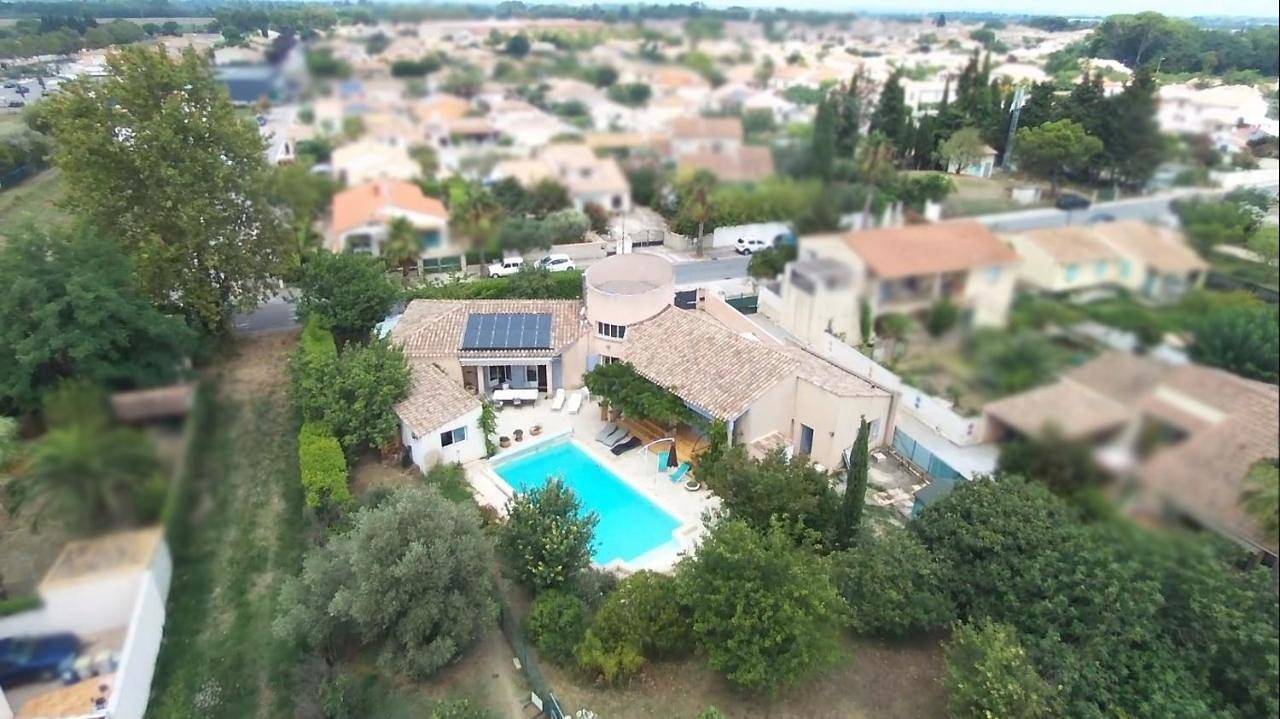 Suite (2 Adults) in Saint-Laurent-d'Aigouze, Côte méditerranéenne (France)