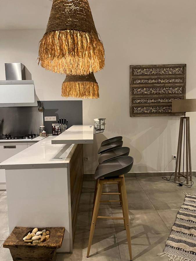 Location de vacances pour 6 personnes, avec piscine ainsi que balcon et jacuzzi dans Sainte-Clotilde - 3