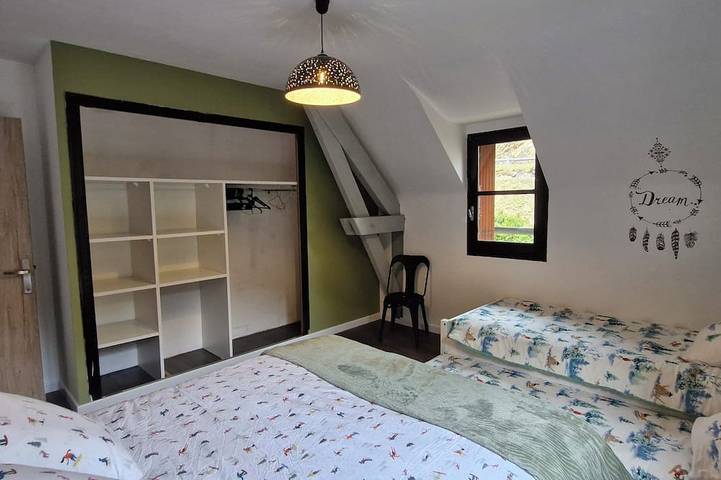 Renovated mountain gîte, close to ski slopes and hiking trails, sleeps 14 to 15 in Aragnouet, Nationalpark Pyrenäen