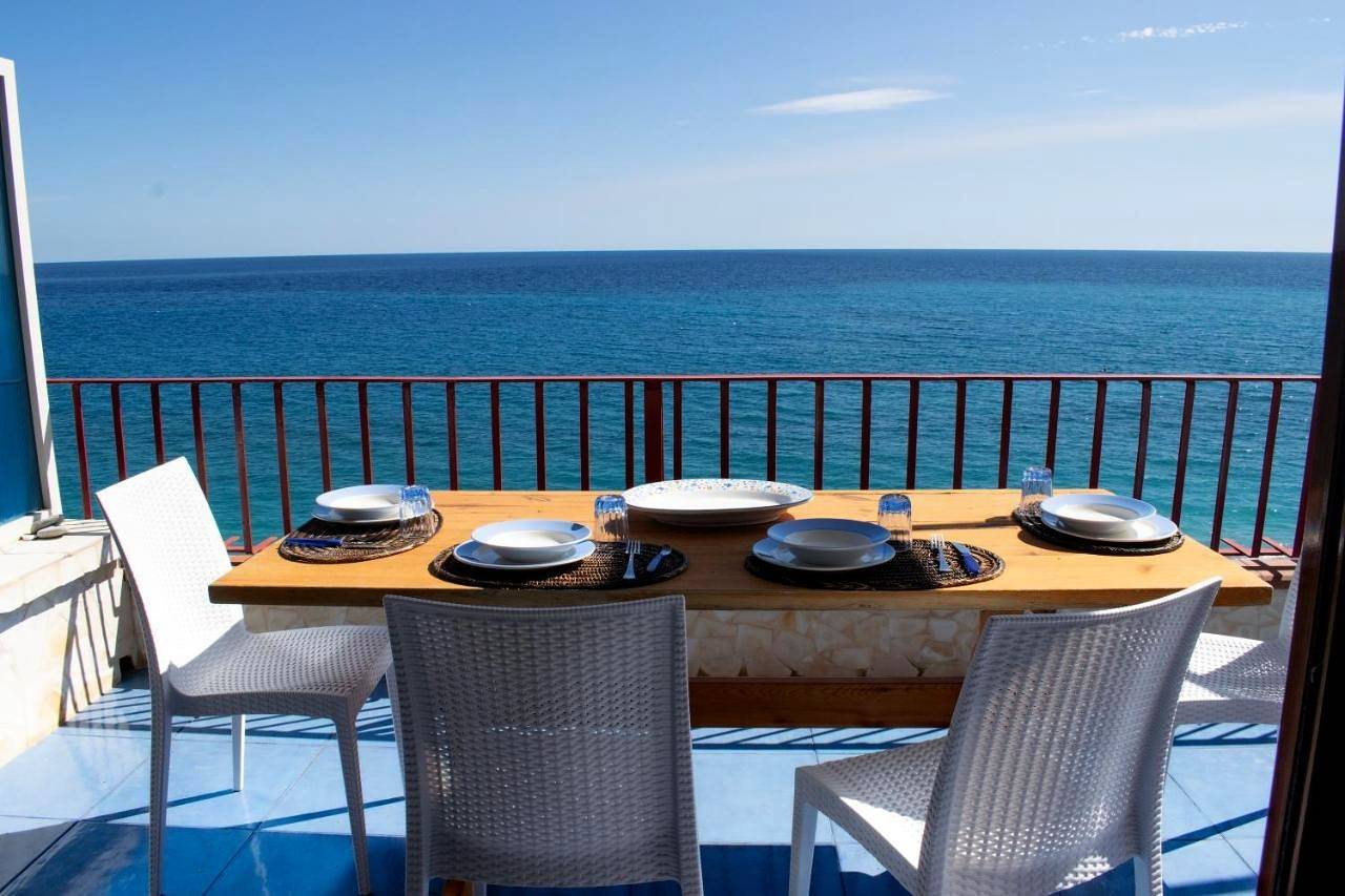 Entire apartment, Apartment with Sea View in Letojanni, Messina Province