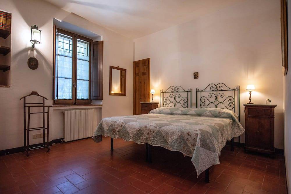 Schönes Haus am Garten mit Gemeinschaftspool nur 5 km. von Siena Toskana in Siena, Siena Provinz