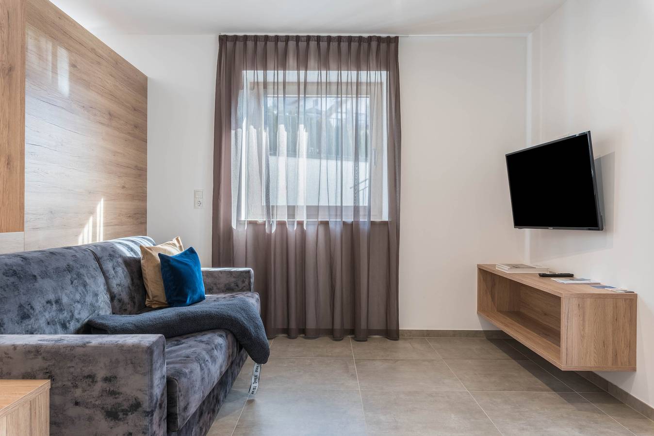 Entire apartment, Accessible Holiday Apartment 'Aster Moments Apt Max' with Terrace & Wi-Fi in Jenesien, Sarntal Alps