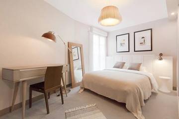 Appartement De Vacances pour 2 Personnes dans Puteaux, Hauts-de-Seine, Photo 2