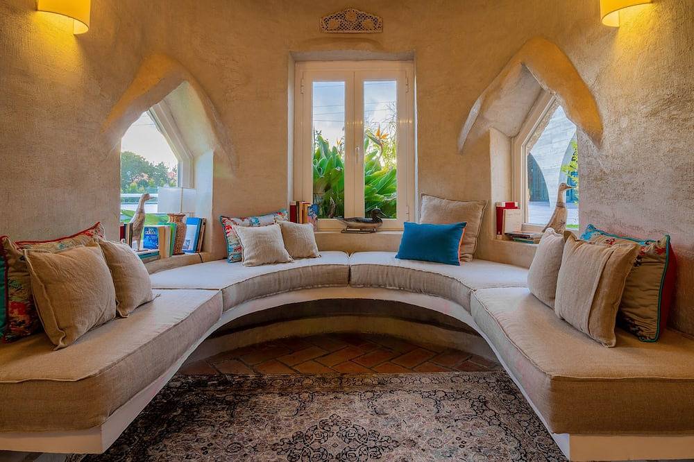 Relaxing Holiday suite, The Little Prince, Spa &  Pool, Cerrado das Fontainhas in Almargem do Bispo, Pêro Pinheiro e Montelavar, Costa de Lisboa