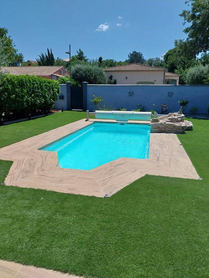 Gîte pour 2 personnes, avec piscine et vue ainsi que terrasse et jardin à Abeilhan - 2