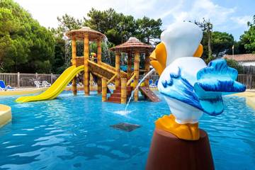 Location De Vacances pour 8 Personnes dans Le Bois-Plage-en-Ré, Côte des Fleurs, Photo 4