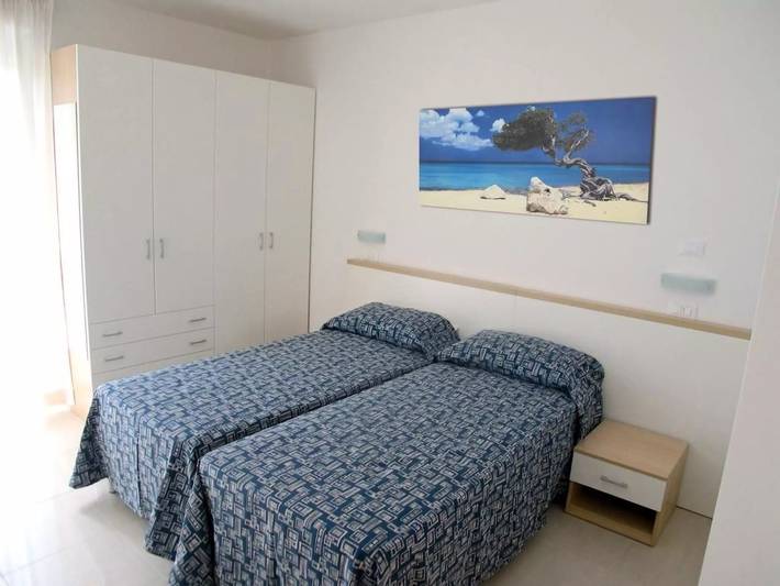 Gîte pour 6 personnes, avec piscine et balcon à Cupra Marittima - 4