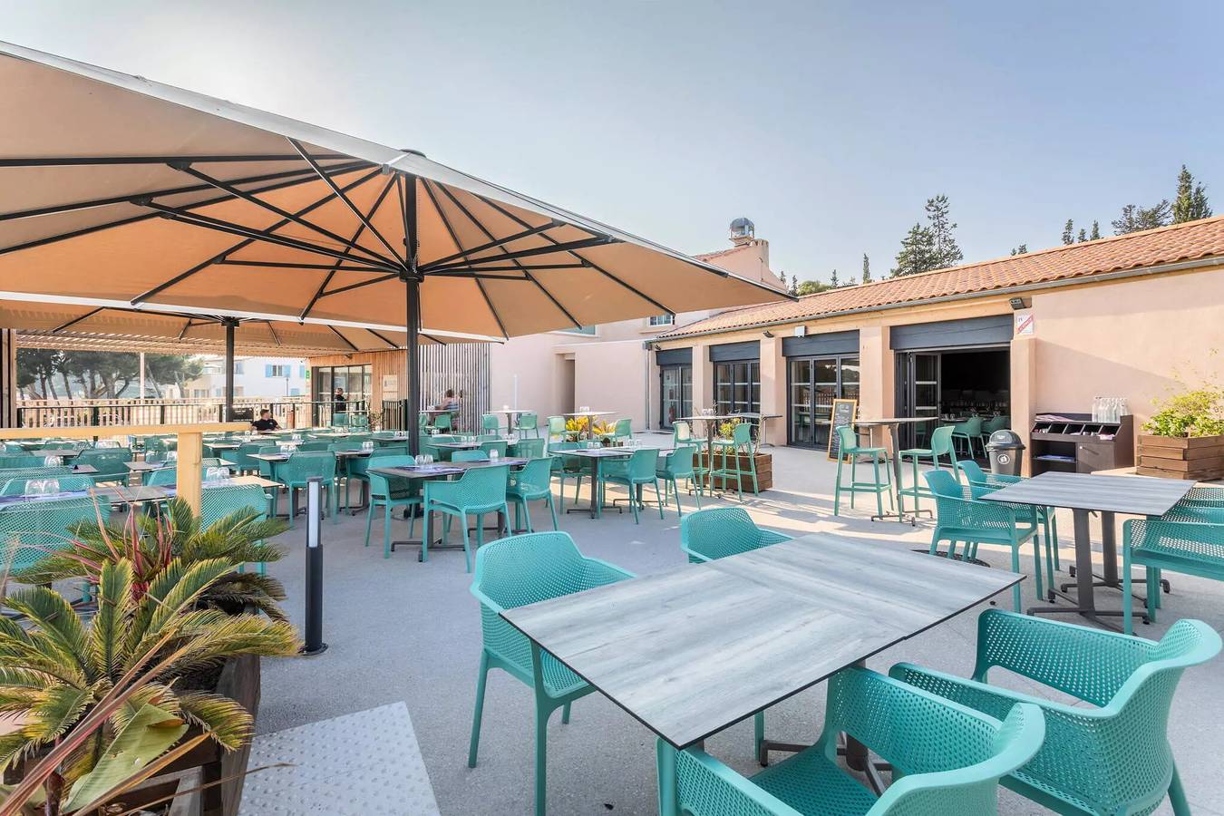 Mobil-home | Ultimate | 3 Ch. | 6/8 pers. | Terrasse surélevée | A/C | Tv in Carry-le-Rouet, Région d'Istres