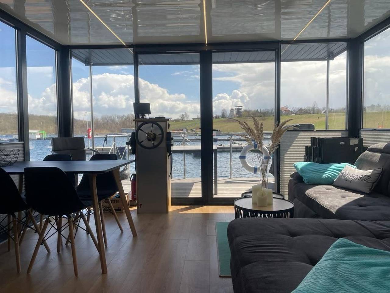 Ganze Wohnung, Hausboot mit Sauna in Braunsbedra, Saale-Unstrut