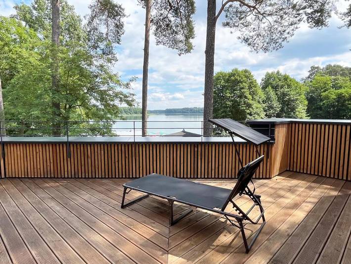 Ferienhaus für 8 Personen, mit Balkon und Seeblick sowie Sauna und Ausblick in Templin