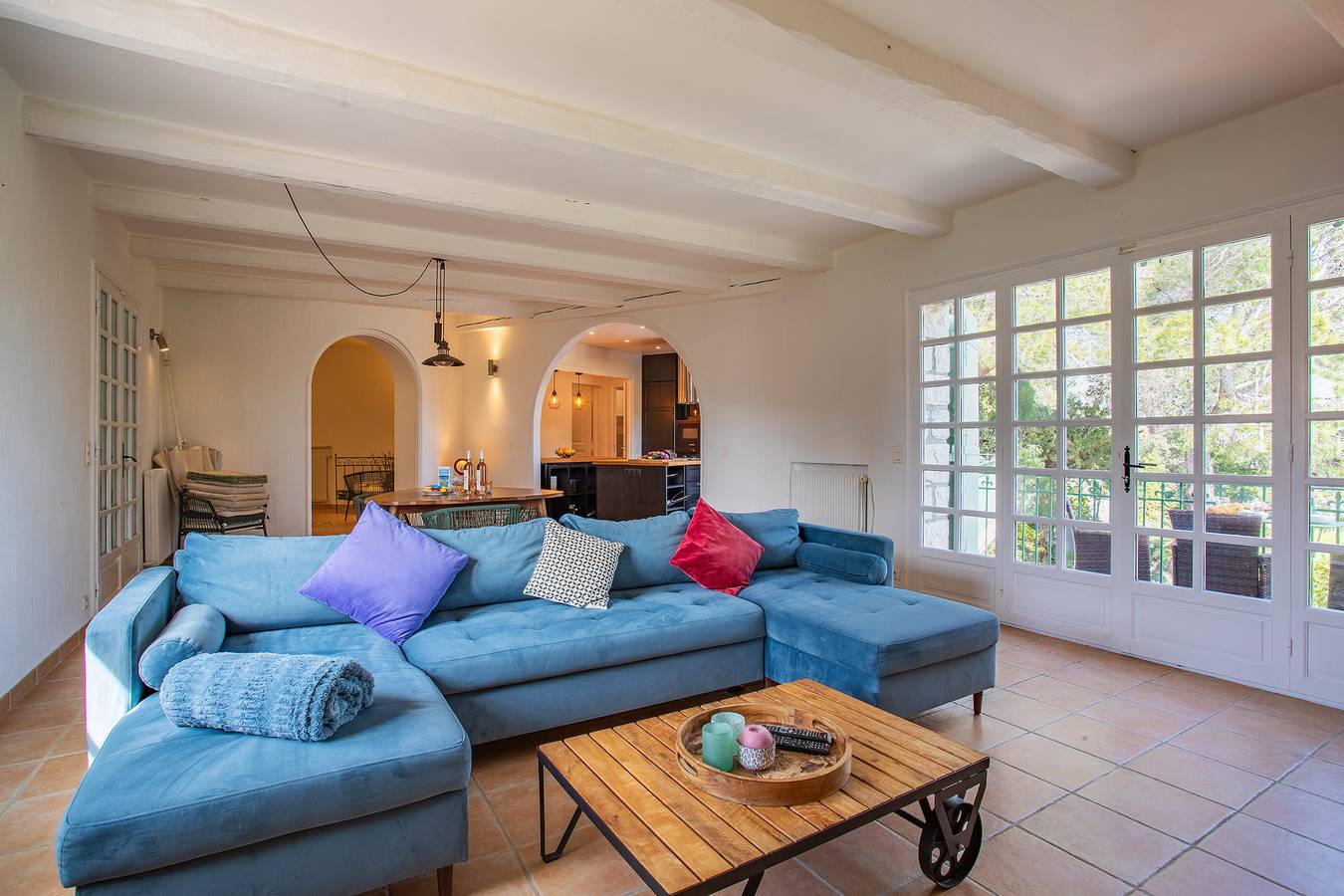 Villa Justine By Riviera Holiday Homes in Mandelieu-la-Napoule, Massif de l'Esterel