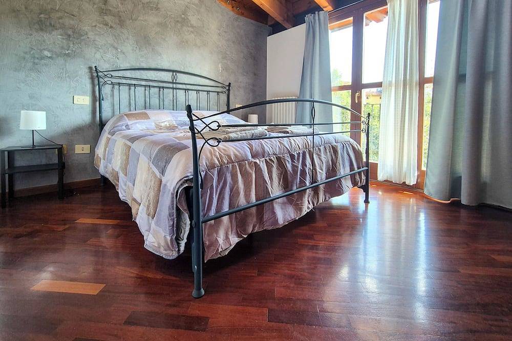 Ganze Wohnung, I Lecci - Two Bedroom Apartment, Sleeps 4 in Brescia, Brescia Provinz