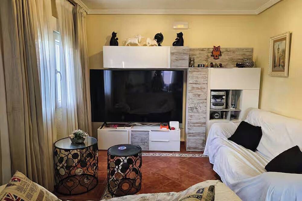 Nice 2 bedrooms villa.  private swimming pool.forest park in Llíria, Valencia Provinz