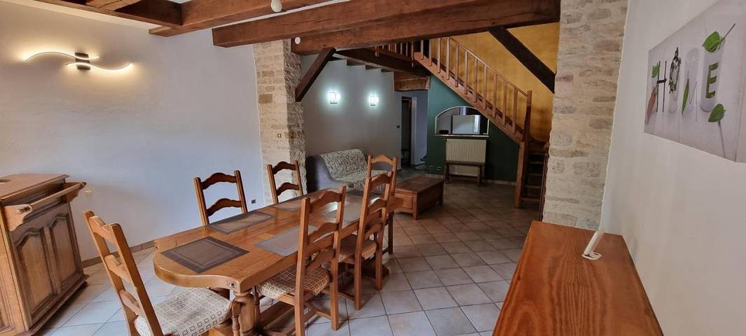 Location de vacances pour 10 personnes, avec jacuzzi et terrasse, animaux acceptés dans Charmes (Haute-Marne)