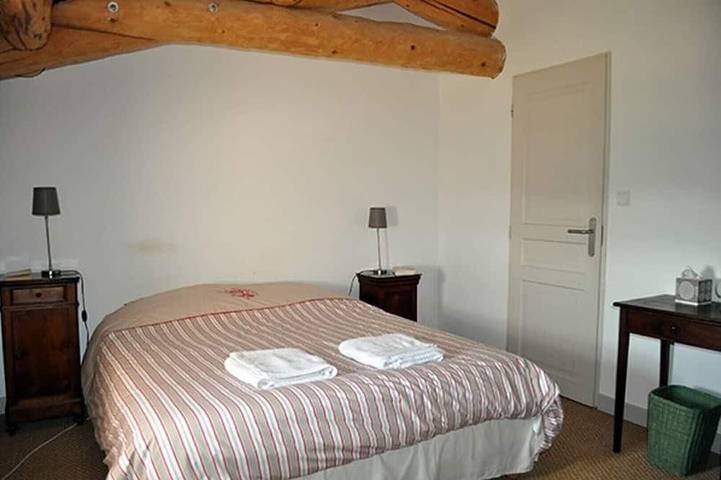 Location de vacances pour 10 personnes, avec jardin à Saint-Julien-du-Serre - 2