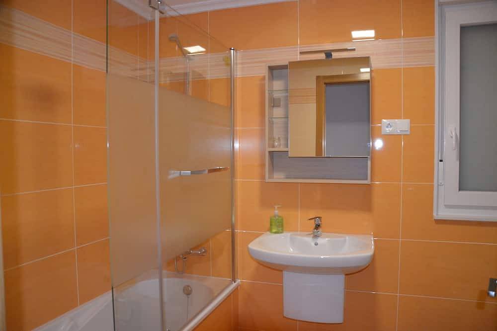 Entire apartment, Beach and promenade in sight in Burela, Galician Coast