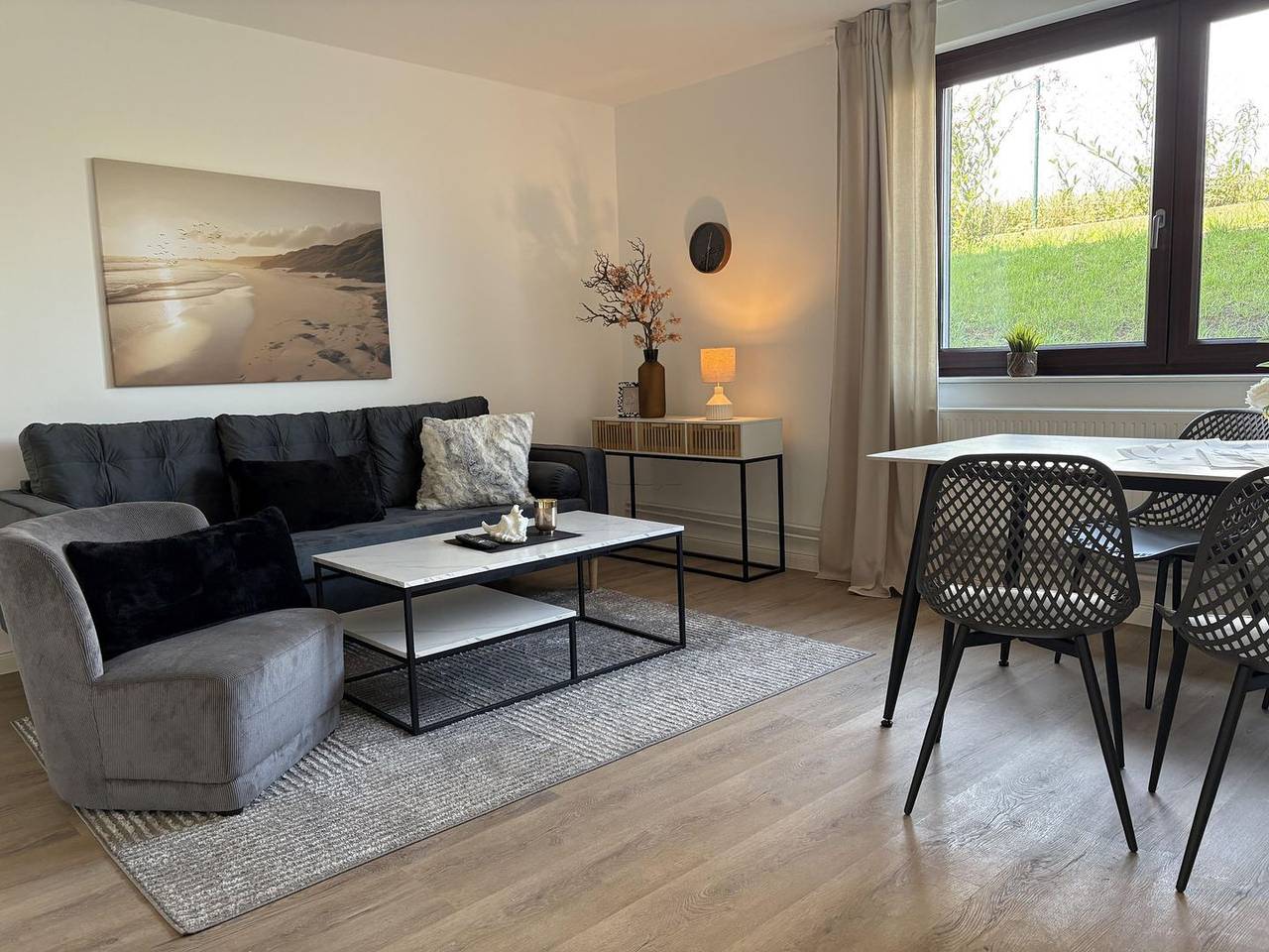 Apartamento inteiro, "Stranddistel" Ferienhaus mit 5 Wohneinheiten...
ca.850 m vom feinen Dahmer Sandstrand entfernt! in Dahme, Ostholstein