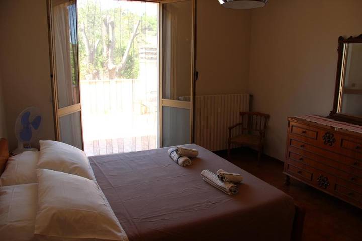 Gîte pour 5 personnes, avec terrasse et vue à Fano - 2
