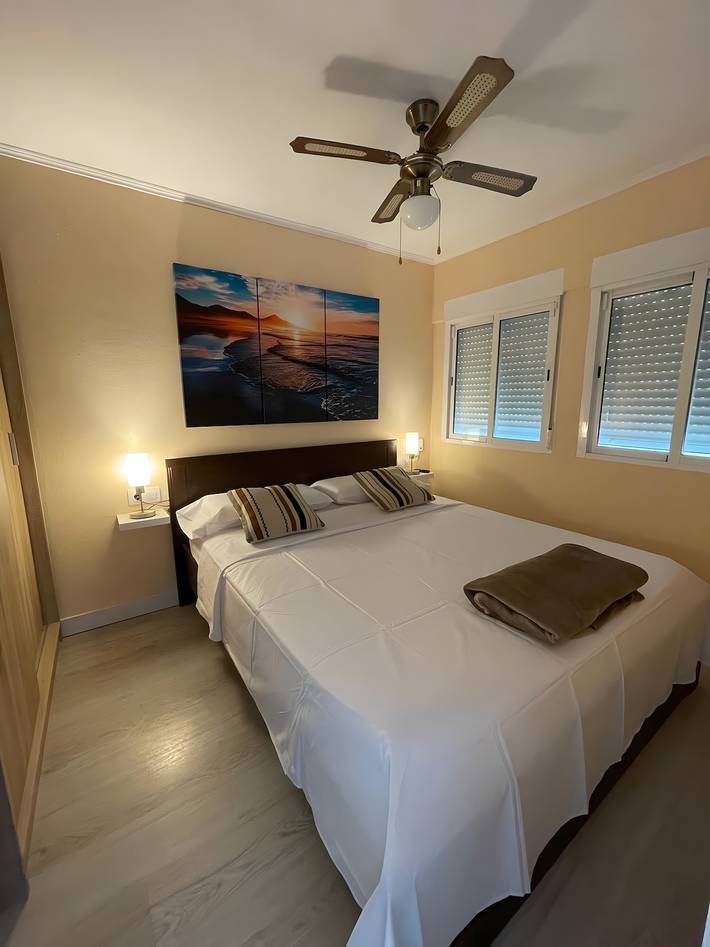 Apartamento entero, Apartamento 'Petit Salou' con balcón, Wi-Fi y aire acondicionado in Platja de Ponent (Salou), Salou