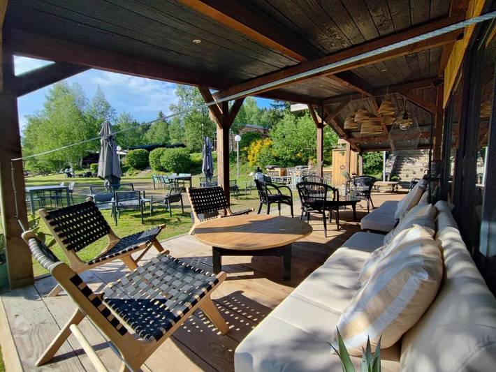 Hôtel, avec Balcon et Terrasse ainsi que Jardin et Vue