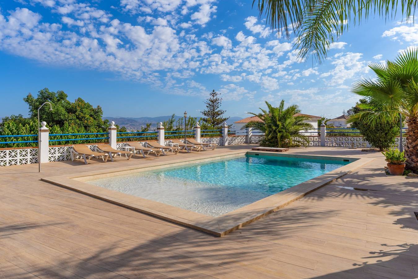 « Villa Isabella » avec vue sur la montagne, Wi-Fi et climatisation in Alhaurín de la Torre, Costa del Sol