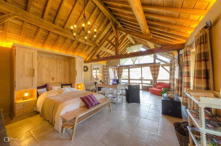Maison d’hôte pour 2 personnes, avec Balcon et Terrasse ainsi que Jardin et Vue à Érezée