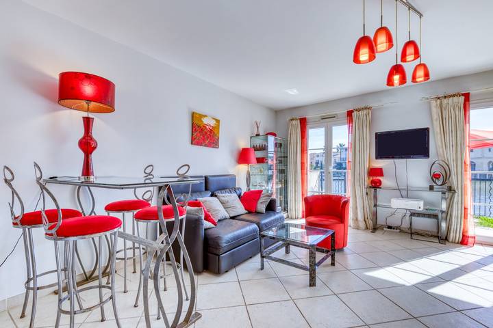 'Petite Maison Aigues Mortes' con vista mare, piscina in comune e Wi-Fi in Aigues-Mortes, Côte d'Améthyste