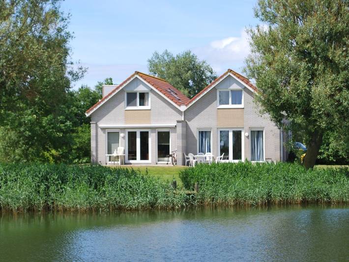 Ferienhaus für 4 Personen, mit Terrasse und Garten in Makkum