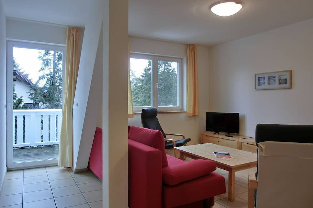Ganze Wohnung, 2-Zimmer-Ferienwohnung für 4 Personen im 1. Obergeschoss mit Wlan - Nh in Neu Hirschburg, Ribnitz-Damgarten