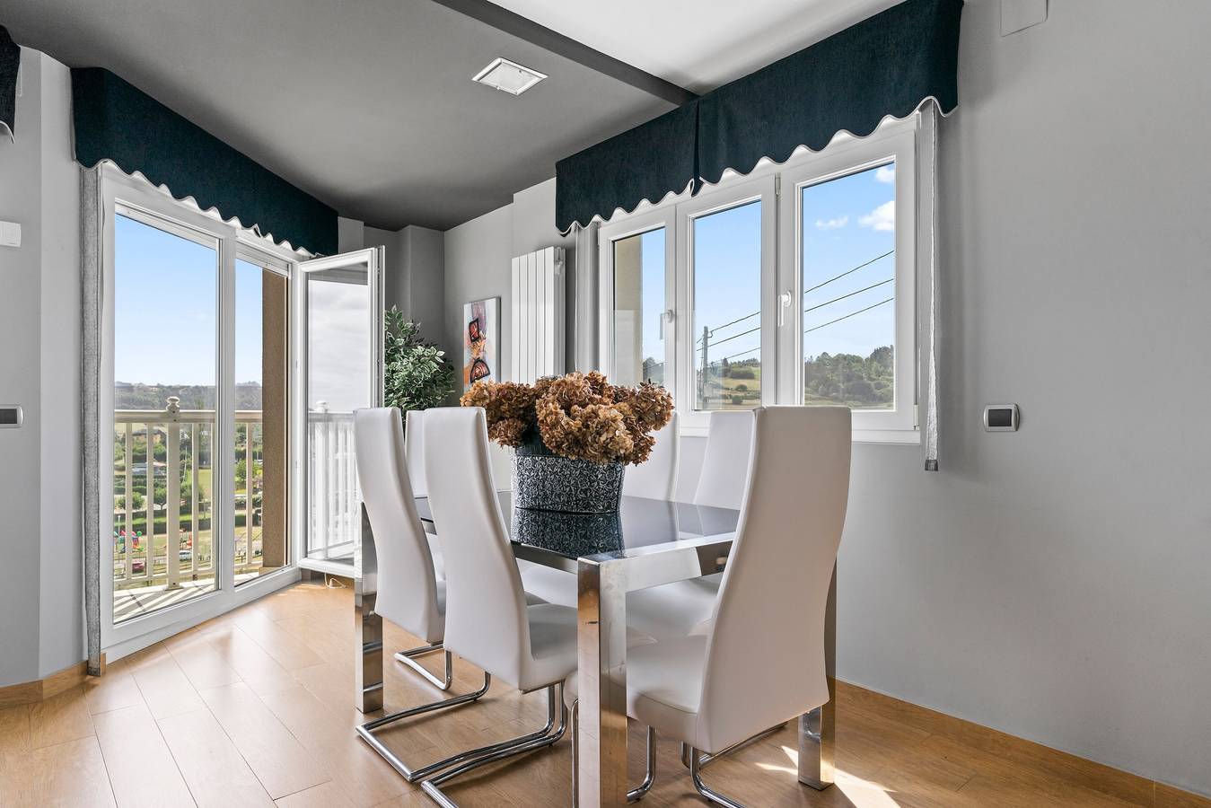Ferienhaus 'Santa Divina Relax Para 10 Personas' mit Balkon und Wlan in Playa de Santa María del Mar (Castrillón), Castrillón