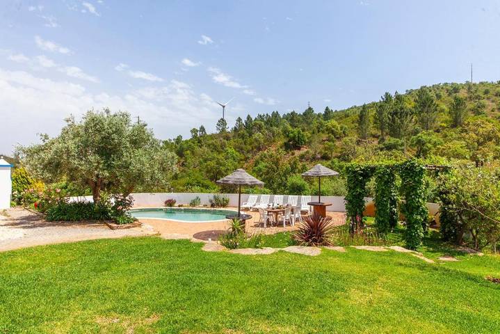 Location de vacances pour 14 personnes, avec vue ainsi que jardin et piscine dans Marmelete - 4