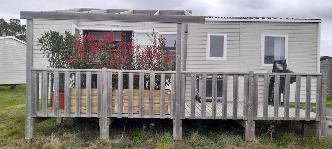 Camping pour 6 personnes, avec jardin et piscine ainsi que bassin pour enfant et jacuzzi à Sarzeau - 4