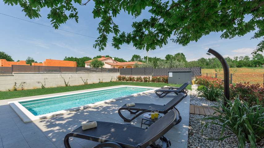 Villa für 6 Personen, mit Terrasse und Garten in Porec und Umgebung - 2