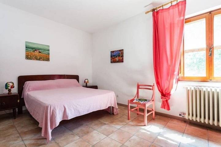 Apartment with 2 bedrooms, 1 bathroom and terrace with garden furniture and bbc in Fauglia, Italienische Riviera