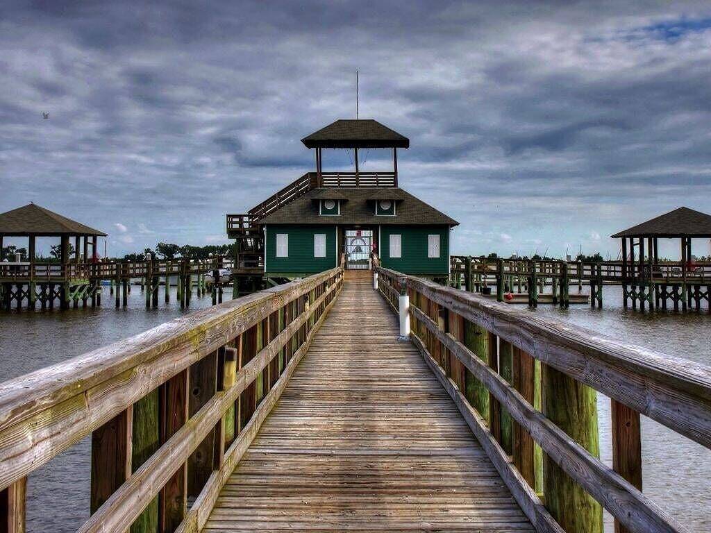 Entspannen Sie sich und genießen Sie nur wenige Schritte vom Strand und der Altstadt entfernt! in Bay St. Louis, Mississippi Gulf Coast