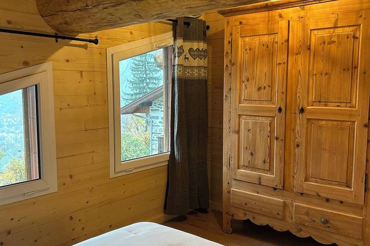 Chalet with Balconies (sleeps 10) in Saint-Michel-de-Maurienne, Massif de la Vanoise