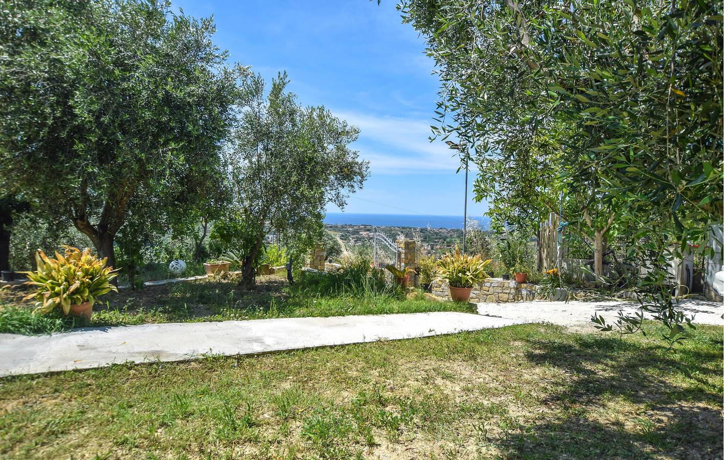 Apartamento acolhedor com vista para o mar, terraço e jardim, perto de Alano in Cilento Coast