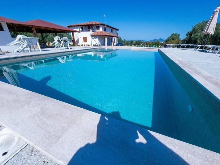 Agriturismo per 6 persone, con Balcone e Terrazza nonché Giardino e Piscina per bambini a Olmedo
