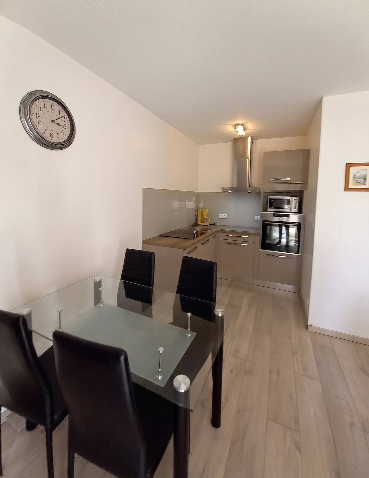 Apartamento entero, Apartamento encantador en Chambéry 35 m² + balcón privado in Chambéry, Chambéry region