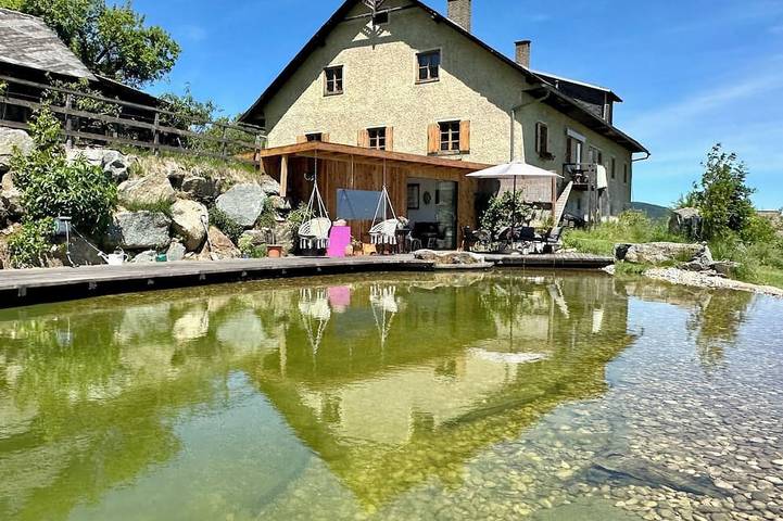 Ferienwohnung für 2 Personen, mit Whirlpool und Garten sowie Pool und Sauna