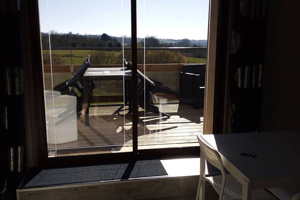 Appartement entier, Gite en hauteur avec balcon.1 chambre in Sargé-sur-Braye, Région de Vendôme