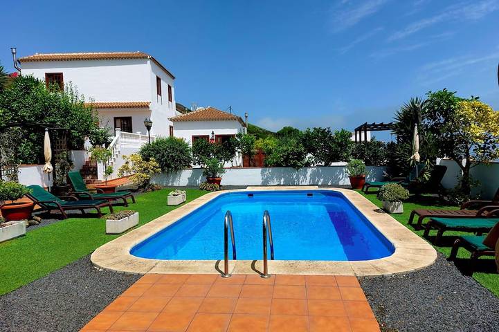 Ferienhaus für 3 Personen, mit Terrasse und Pool