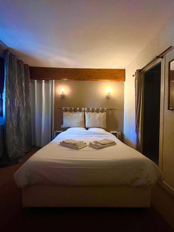 Hôtel pour 2 personnes, avec terrasse et vue dans Grotte De Thais