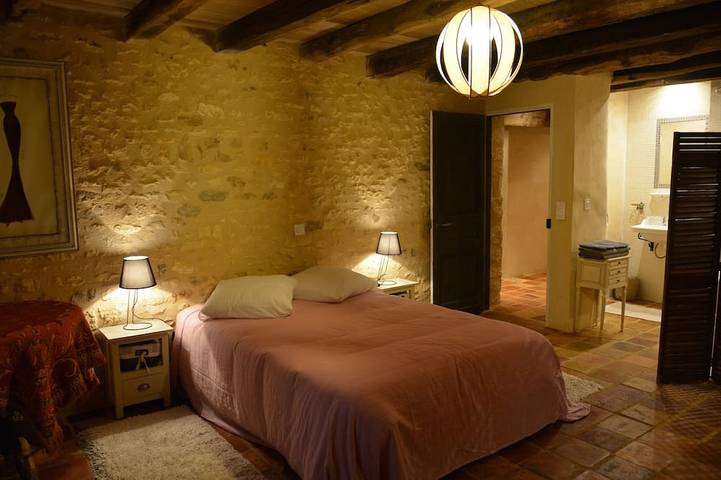 Farmhouse well renovated with heated pool, Jacuzzi, sauna, home cinema in Saint-Laurent-des-Bâtons, Val de Louyre et Caudeau